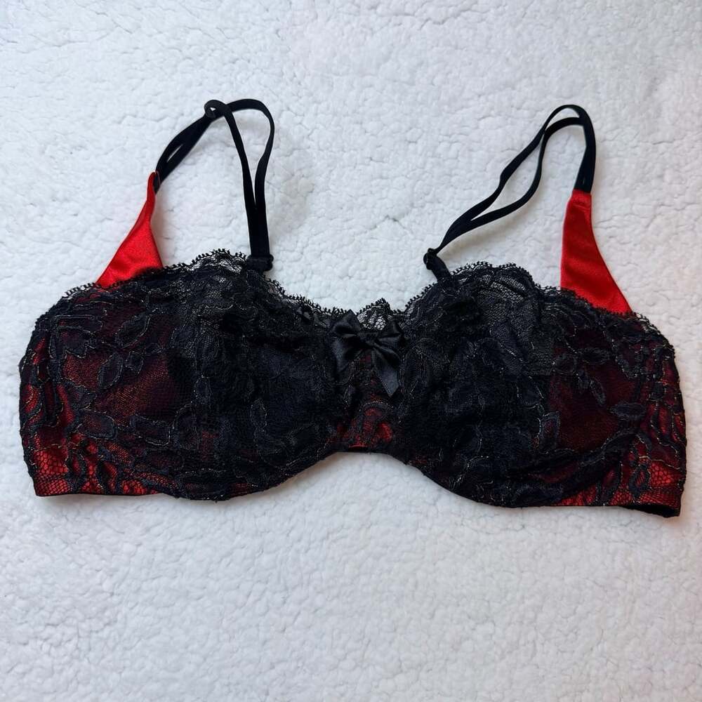 Victoria's Secret Very Sexy Balconette Size 34DD Black Red Lace Bra